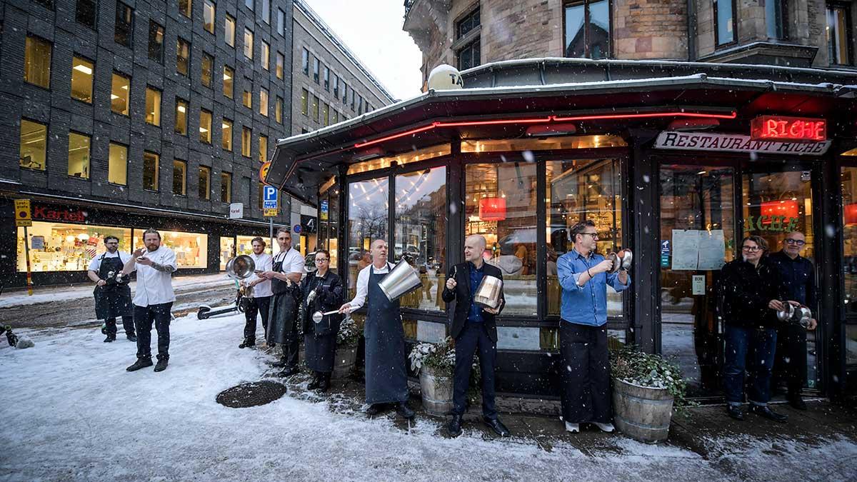 50 000 jobb försvann i svensk besöksnäring i december, enligt Visita och enligt branschorganisationen bidrog alkoholförbudet på krogen i hög grad till de svarta siffrorna. (Foto: TT)