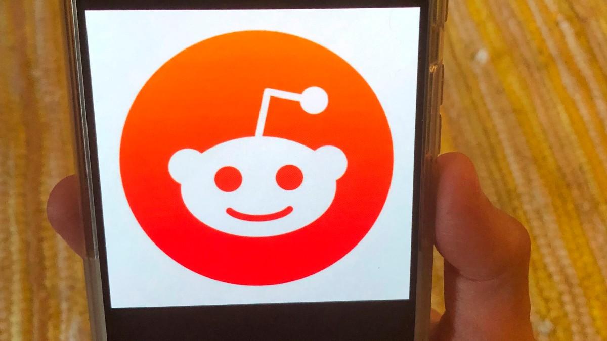 Nätforumet Reddit fyller på kassan till en värdering på 6 miljarder dollar. (Foto: TT)