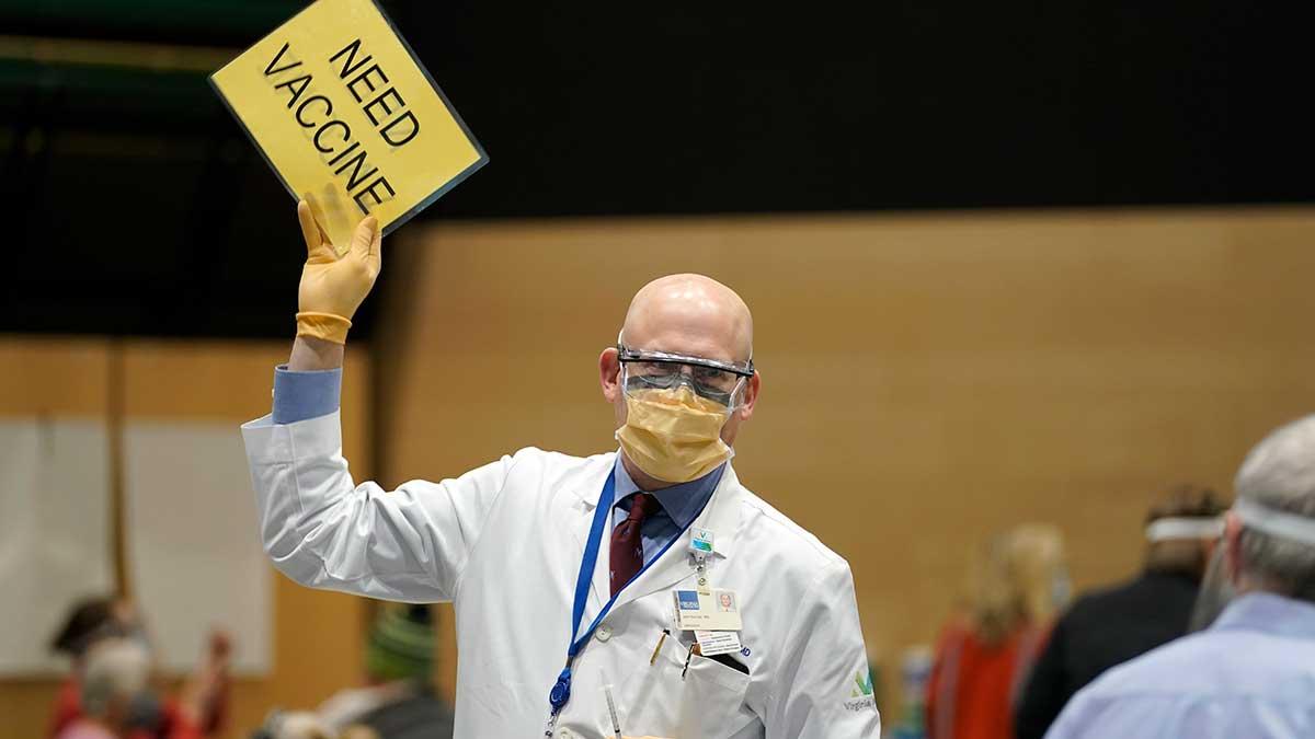 Bidenadministrationen har nu säkrat ytterligare 200 miljoner vaccindoser. (Foto: TT)
