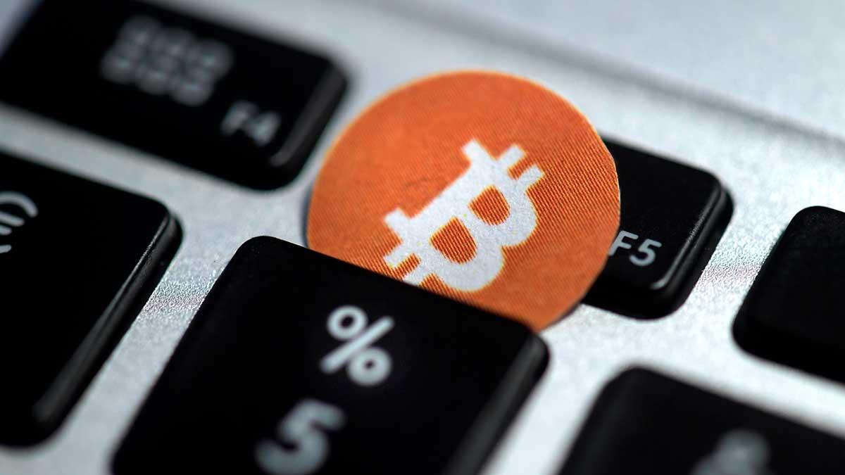 Syskonen Ishaan och Aanya Thakur gräver kryptovaluta för tusentals dollar.