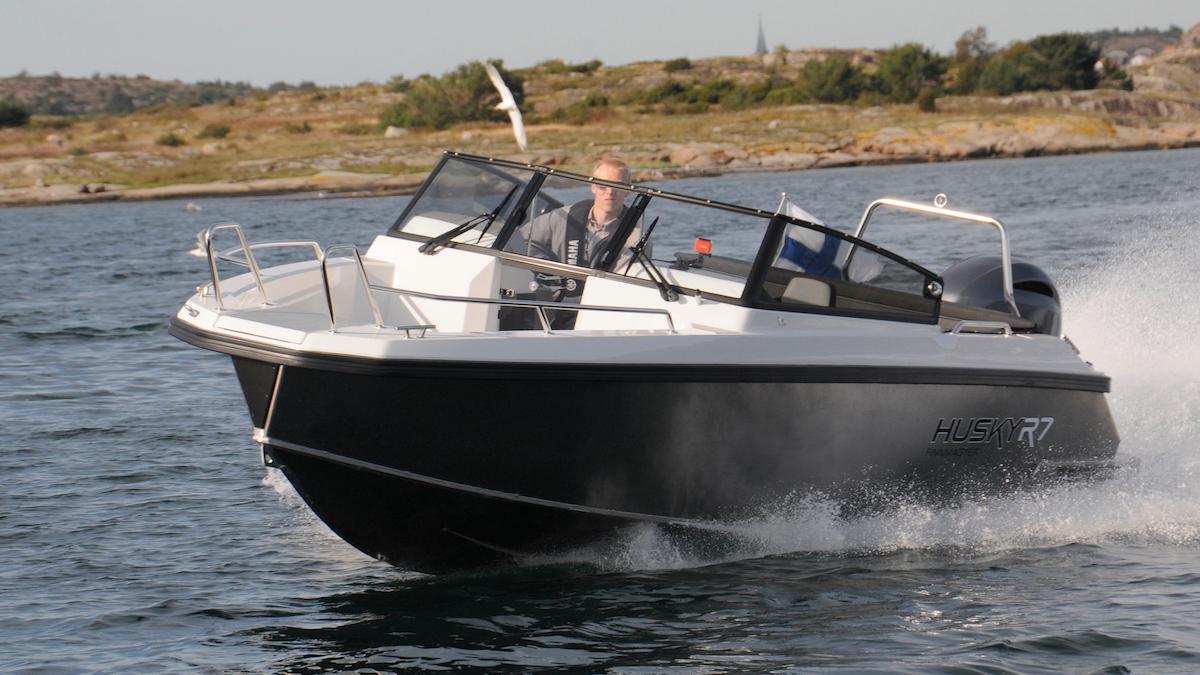 Husky R7 ligger bra i sjön