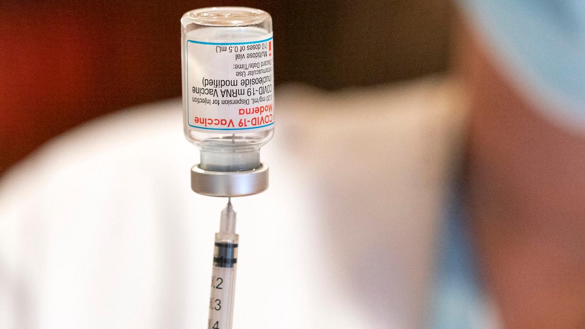 Modernas vaccin pausas för unga män