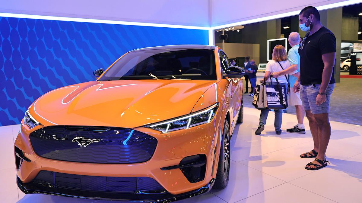 Ford stänger på högsta nivån på 20 år