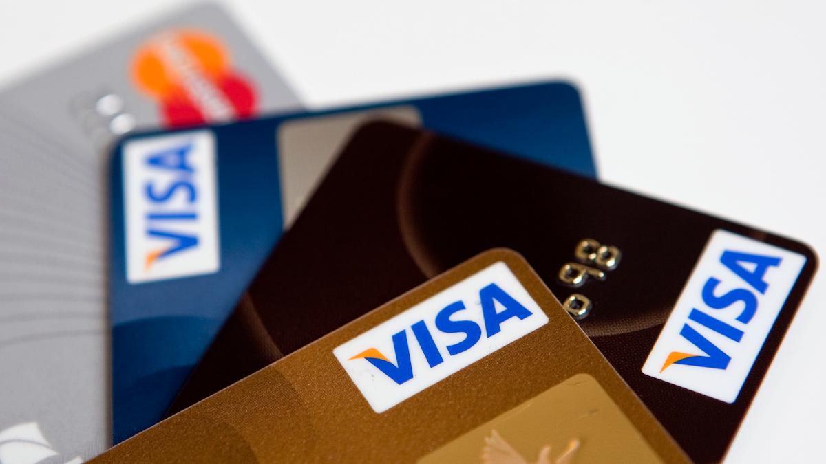 Visa och Mastercard stoppar verksamhet i Ryssland