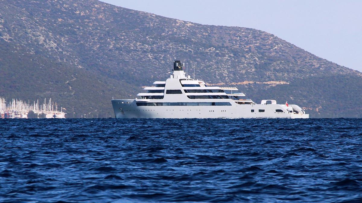 Roman Abramovitjs superyacht ankrar i Bodrum