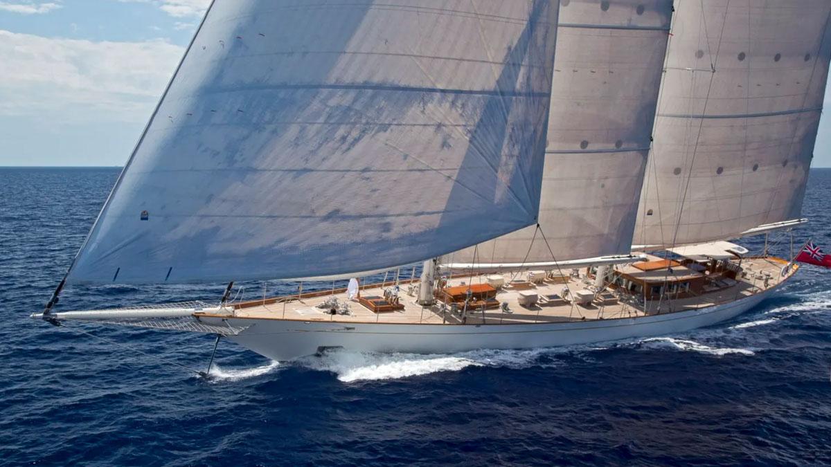 Segelyacht