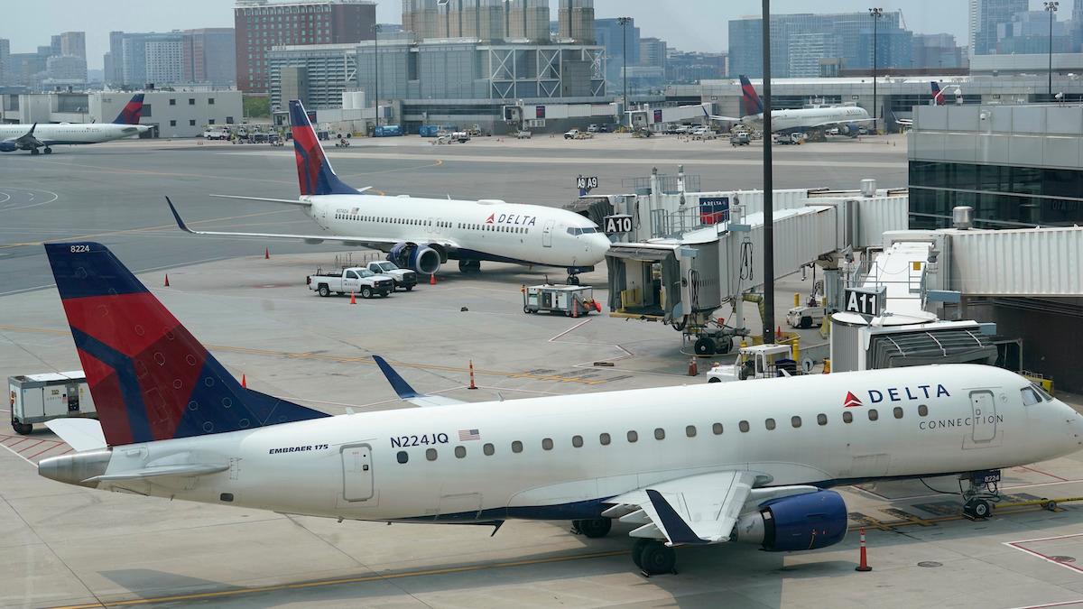 Chefen för Delta Air Lines menar att de höga oljepriserna kommer leda till en tioprocentig ökning av priset på flygbiljetter.