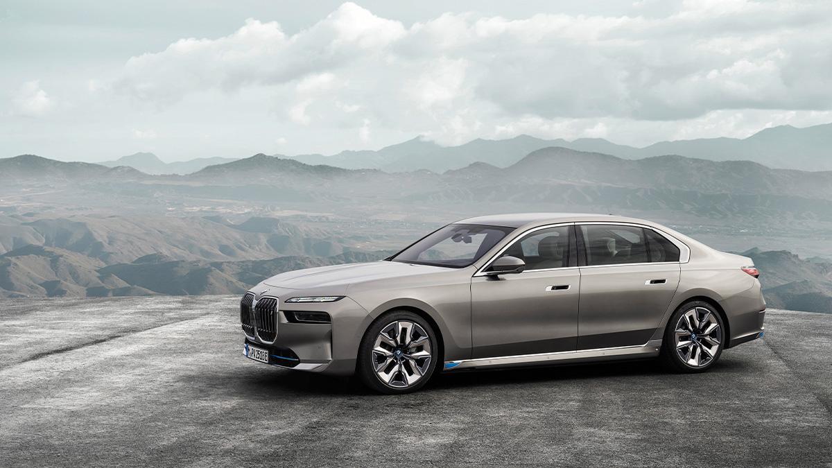 BMW i7
