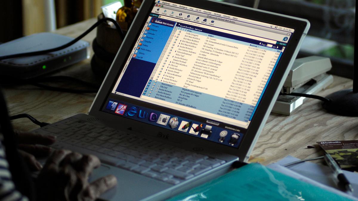 Enligt en undersökning är det bara 28 procent av de 25 största svenska bolagen på börsen som har implementerat rekommenderad säkerhet mot mejl-spoofing