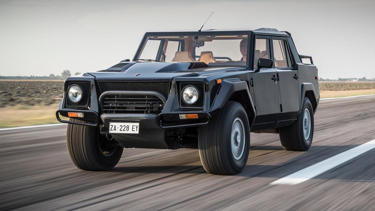 Lamborghini LM002 på vägen