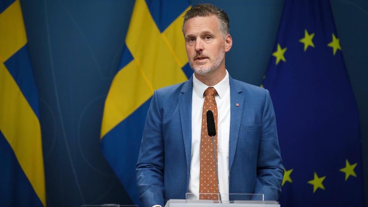 Finansmarknadsminister Max Elger säger att regeringen ger grönt ljus åt en investering om 1,8 miljarder kronor i en fastighet som banar väg för att stärka polisens verksamhet