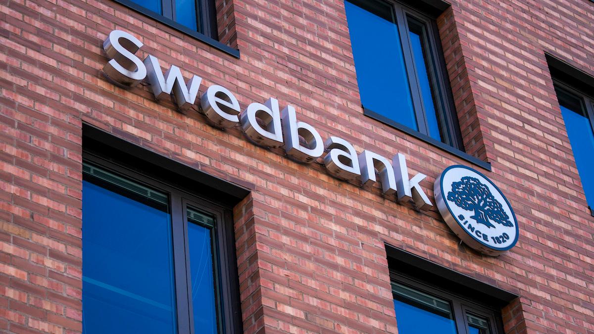 Swedbanks makroekonomer förutser fler höjningar av styrräntan och att räntan kommer vara 1,75 procent i början av nästa år