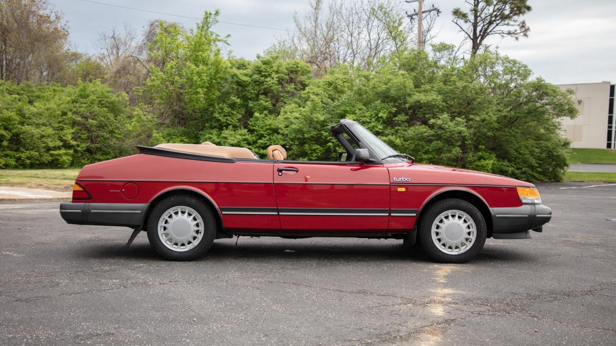 Saab 900 Trubo från sidan