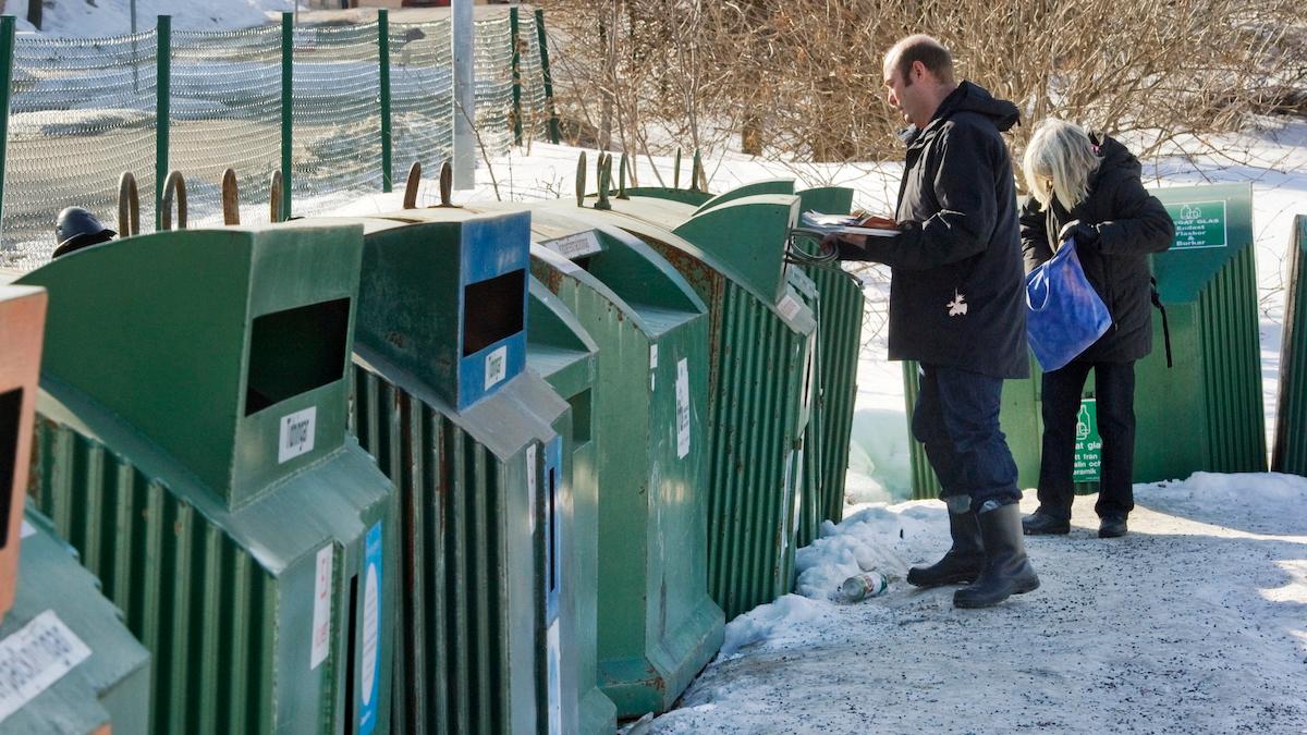 De gröna återvinningskärlen försvinner nästa år då kommunerna ska ta över ansvaret för insamling av förpackningar