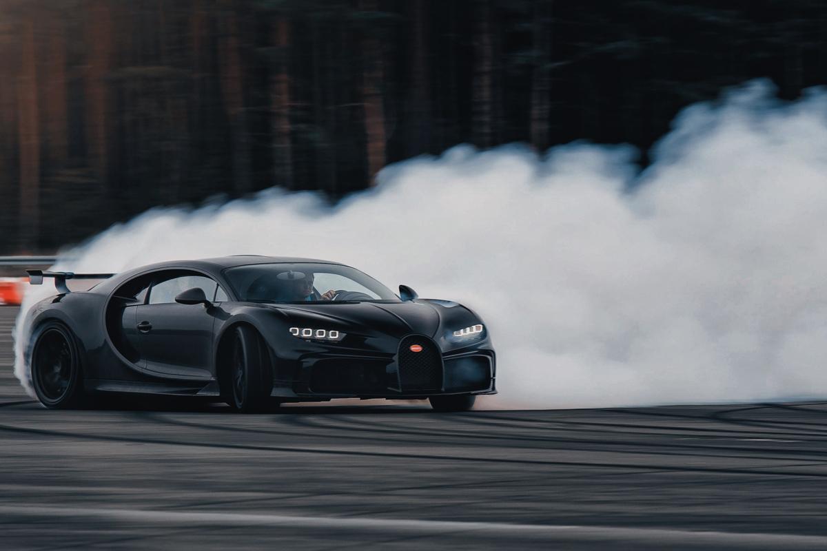Bugatti Chiron Pur Sport drift