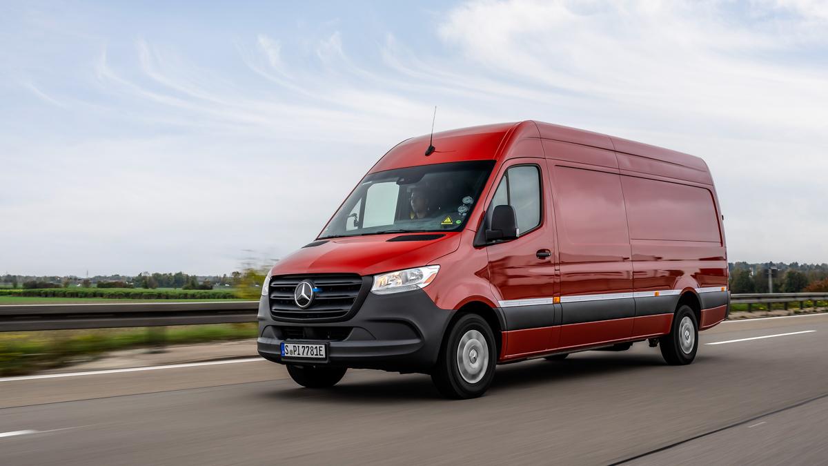 Mercedes eSprinter kör