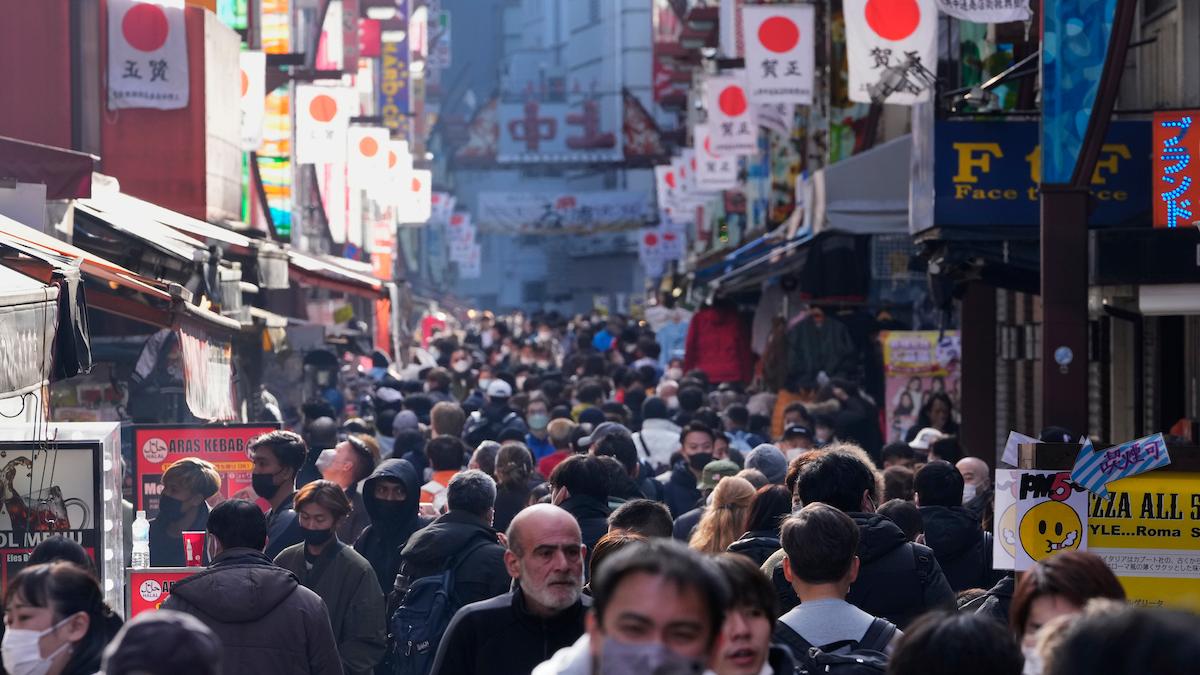 Barnfamiljer får betalt för att lämna Tokyo