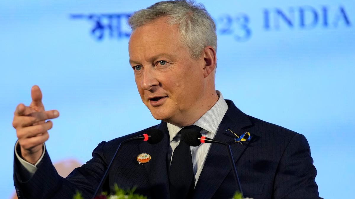 Frankrikes utrikesminister, Bruno Le Maire, anser att sanktionerna mot Ryssland är väldigt effektiva