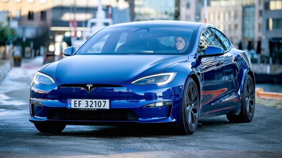 tesla model s awd naf