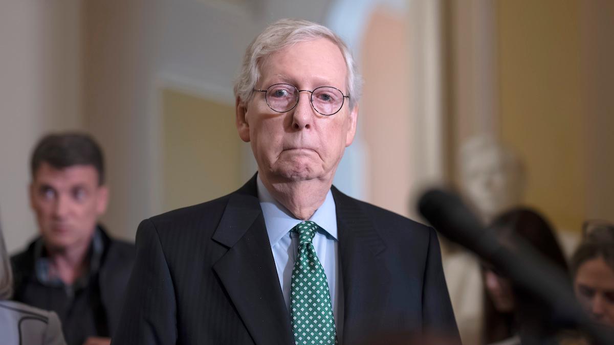 Mitch McConnell, den amerikanska senatens republikanska ledare, anser att det är upp till presidenten och parlamentets talman att hitta en lösning på USA:s skuldproblem