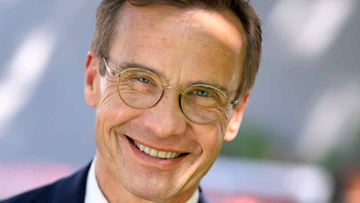 Ulf Kristersson kommenterar AI-center i Strängnäs – regeringen satsar på svensk AI-infrastruktur