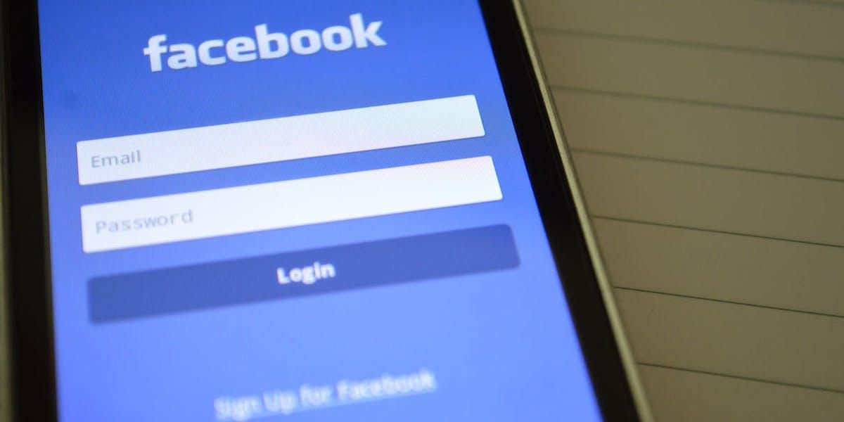 Flera miljoner lösenord till bland annat Facebook och Netflix har läckt