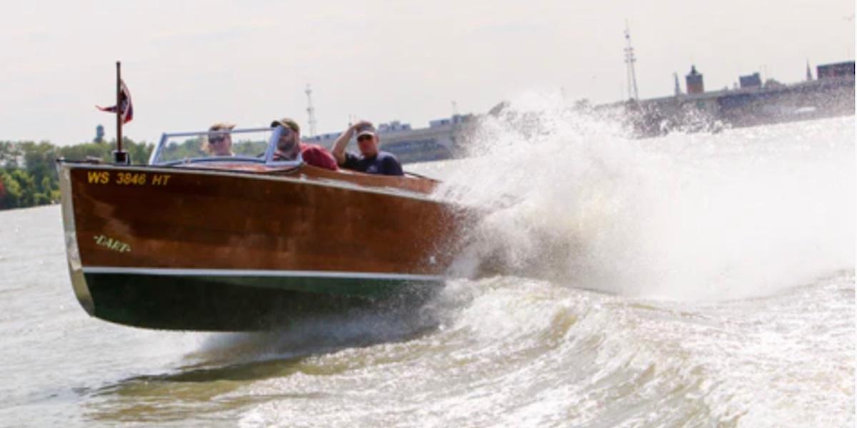 Dart boats