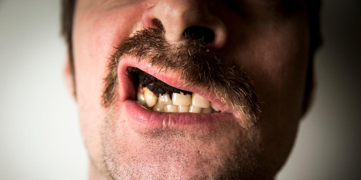 Rökningen minskar i Sverige och i takt med minskningen ökar användandet av snus