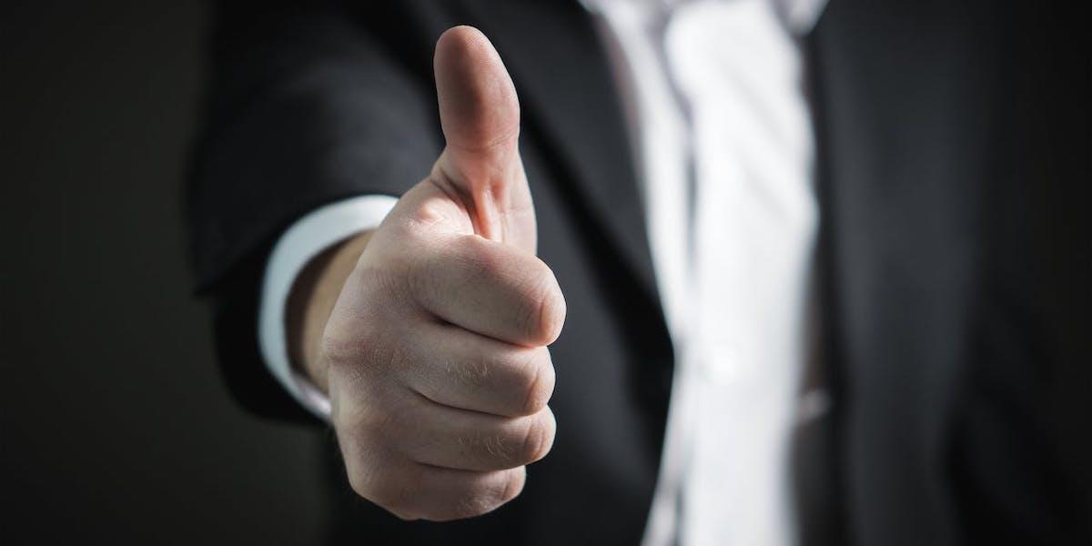 Chefsrekryterare rekryterar oftast vita män till toppositioner inom näringslivet, det visar en ny kartläggning av executive search-firmor