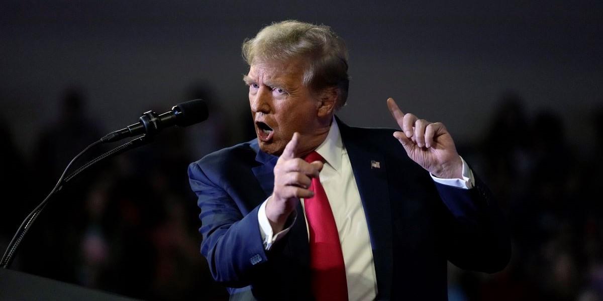 Donald Trump kommer betala en betydligt lägre summa i borgen som blir något av en livlina för expresidenten.