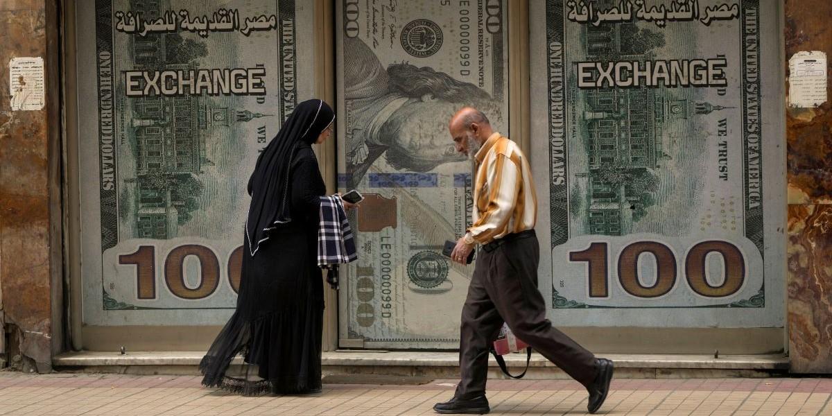 dollarn är hotad oavsett vem som vinner valet i USA