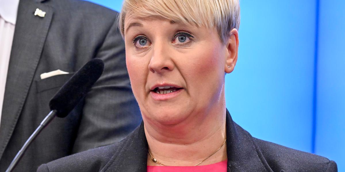 Anna Tenje (M), äldre- och socialförsäkringsminister, samt ordförande för Pensionsgruppen som är överens om att se över avgiftsnivån i det allmänna inkomstgrundade pensionssystemet