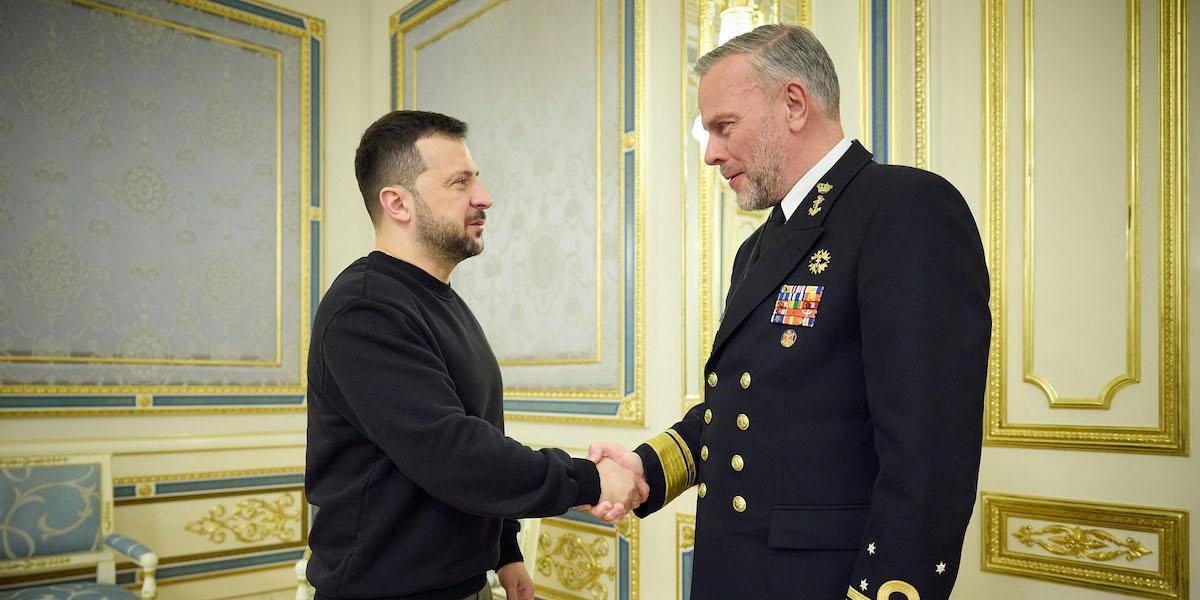 NATO vill skapa ett mer långsiktigt militärt stöd till Ukraina