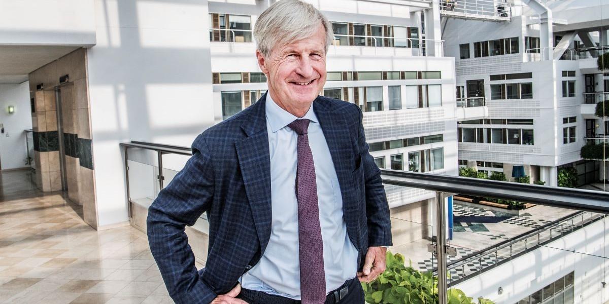 Bolagsbyggaren Carl Bennet får köpråd på två av sina största aktieinnehav idag. Finansmannen ser ut att gå mot ett starkt 2024 precis som 2023.