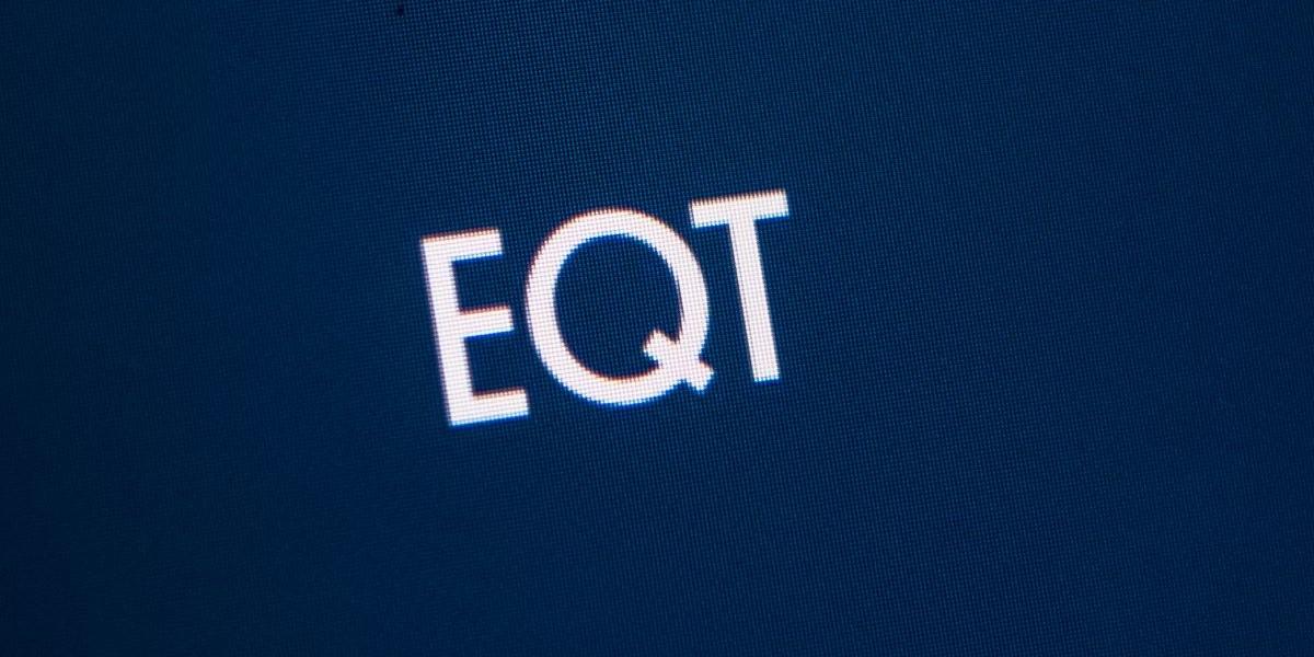 Det svenska riskkapitalbolaget EQT är enligt källor till Bloomberg på väg att göra ett miljardförvärv i USA.