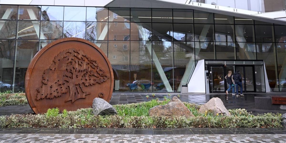 Storbanken Swedbank tycker det finns mycket som talar för att börsen kommer vara fortsatt stark. Det är budskapet i deras uppdaterade strategiråd.