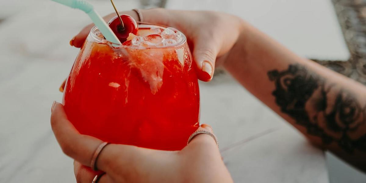 En mocktail med körsbärsjuice, magnesium och sodavatten som ska hjälpa människor till bättre sömn