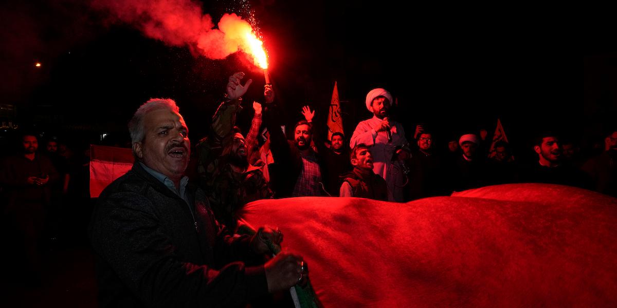 Protester mot Israel syntes på olika håll i Iran under helgen, då attackerna mot Israel inleddes.