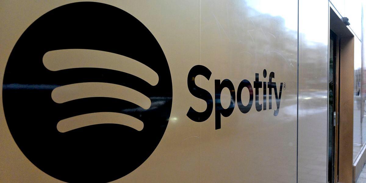 Spotify plockar sin nya finanschef från Saab.