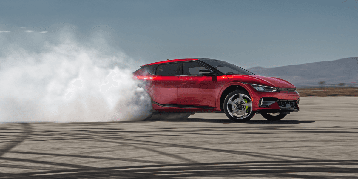 Kia EV6 GT när den utsågs till 2023 års World Performance Car vid New York International Auto Show.