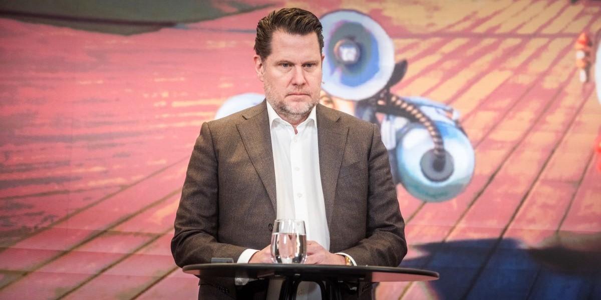 SEB höjer riktkursen rejält för Lars Wingefors spelkoncern Embracer. Aktien lyfter på börsen.