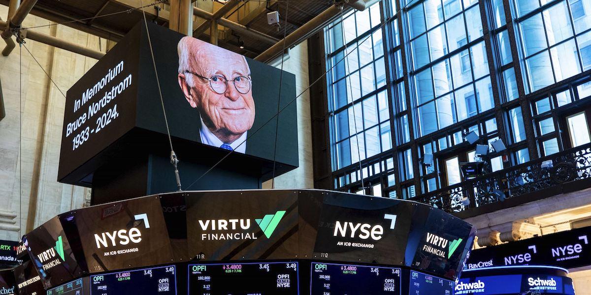 Retailjätten har hyllats av flera efter sin död (Foto: Remembering Bruce Nordstrom)