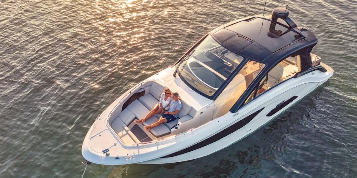 Sea Ray 370