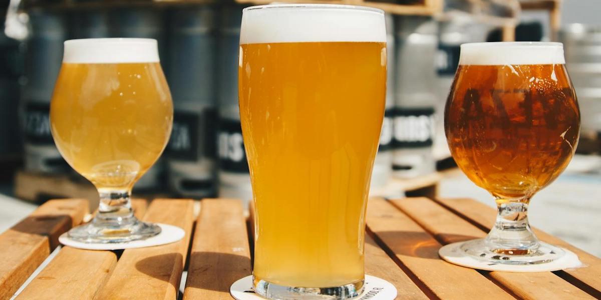 Två tulpanformade ölglas och ett Willi Becher glas, två glastyper som du bör ha hemma om du gillar öl