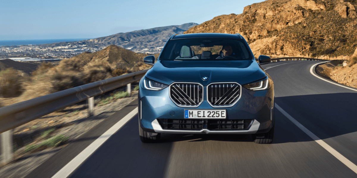 Den ser rätt kul ut att köra. Tar gärna en tur i bergen i Barcelona med denna. (Foto: BMW)