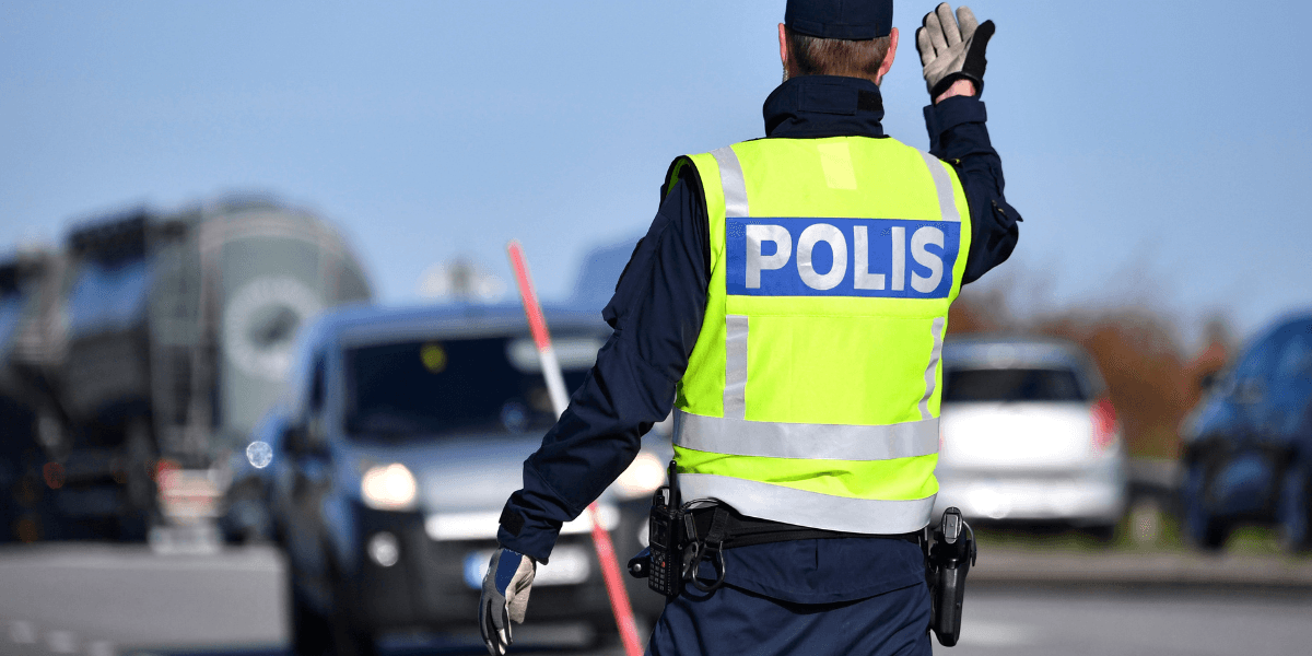 Rattsurfandet är olagligt sedan ett tag tillbaka men få respekterar den. (Foto: Johan Nilsson/TT)