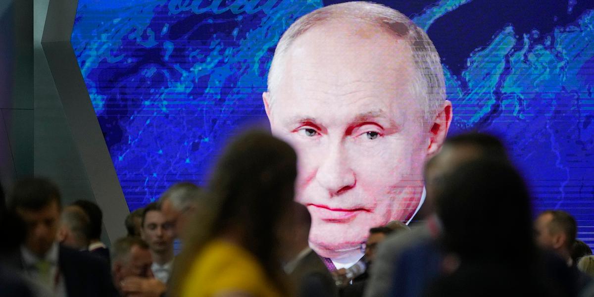 Det går bättre än väntat för Vladimir Putin och den ryska ekonomin.