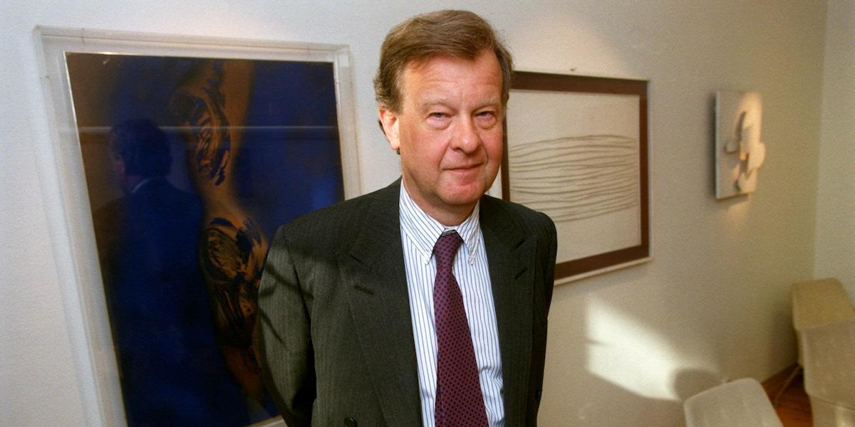 Bilden föreställer Gustaf Douglas, skaparen av investmentbolaget Latour. Analytiker är oense om aktien ska säljas eller behållas.