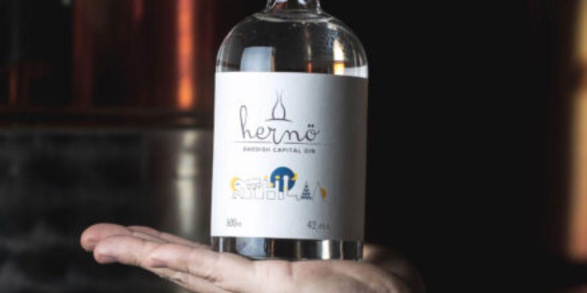 Börsdebuterande Hernö Gins aktie handlas nästan ned lika mycket som alkoholprocenten i drycken jämfört med värderingen tidigare i våras. Då gjordes en emission till 14,5 kronor per aktie, nu står kursen i omkring 8,6 per andel.