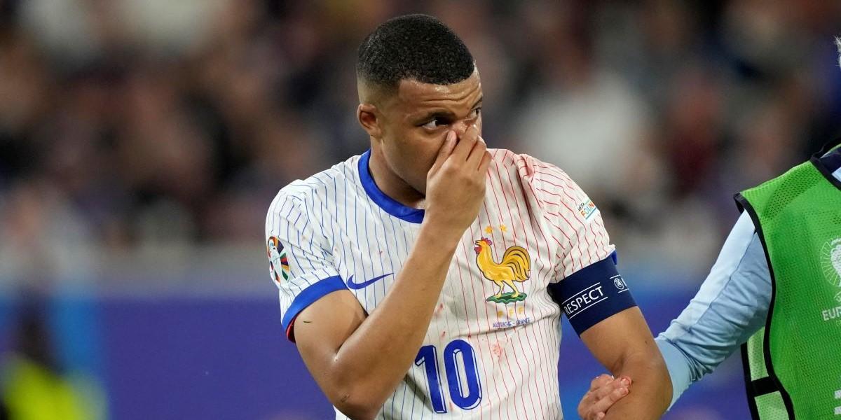 Frankrikes superstjärna Kylian Mbappé åkte på en snyting i segern mot Österrike i går. Superstjärnan tycker dock det kommande franska valet är viktigare än EM. Analysfirman Goldman Sachs varnar också för valets betydelse för risken på börsen.
